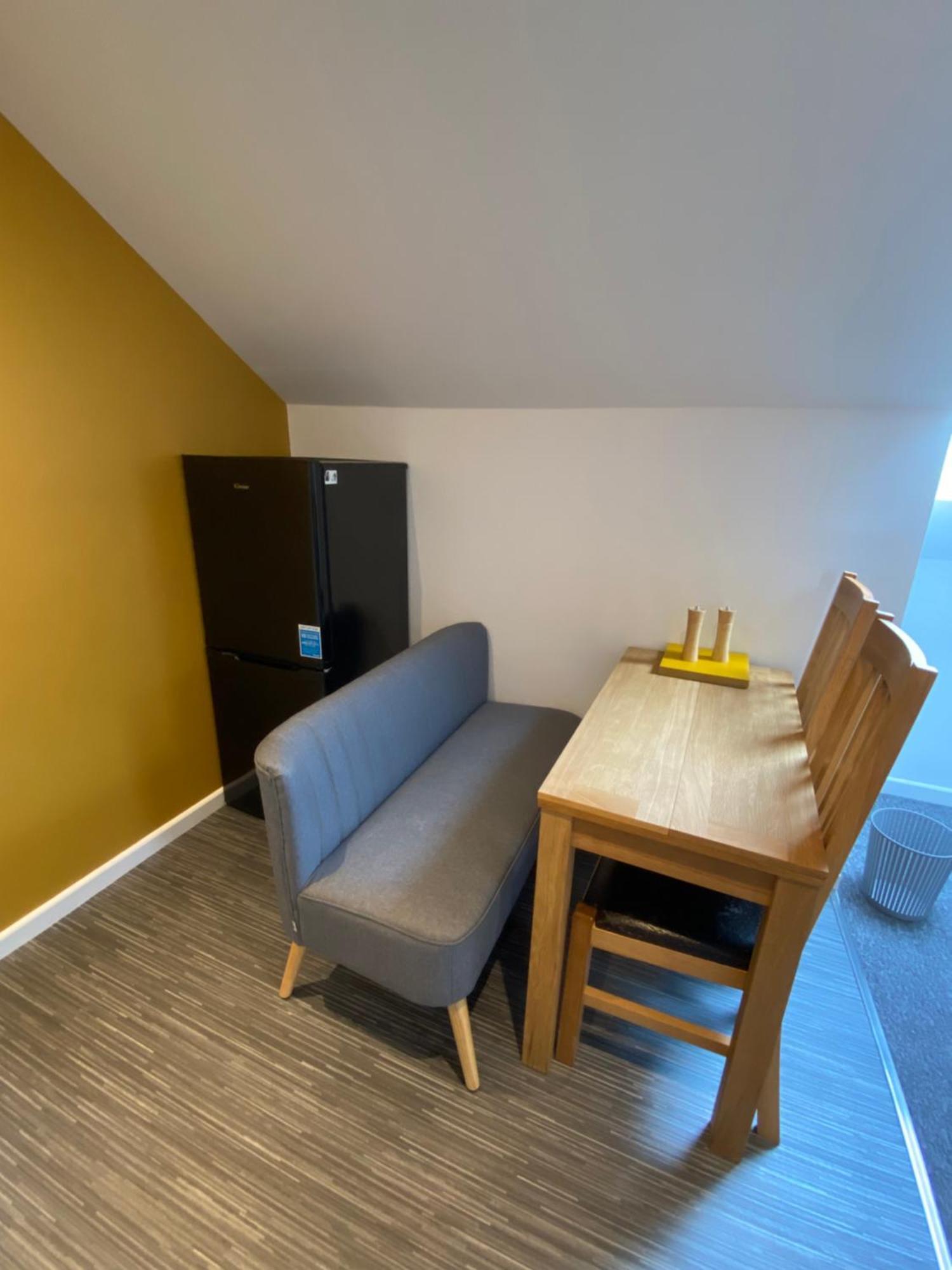 Modern Studio Apartment Set Beneath The Black Mountains A Stones Throw From The Offas Dyke Path Clodock 外观 照片